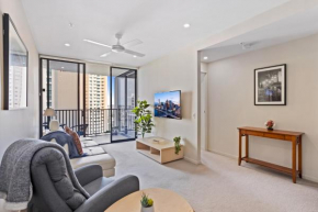 Cosy 1-Bed with River Views Pool Gym & BBQ